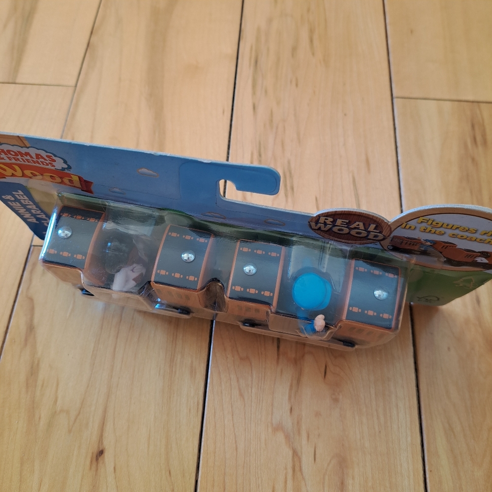 NEW! GGH17 ANNIE & CLARABEL! Thomas Train Wooden Railway Thomas & Friends WOOD - Picture 2 of 8